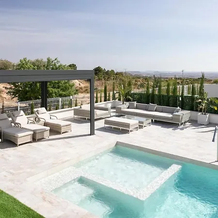 Luxurious Reina Helena With Private Pool! Villa *